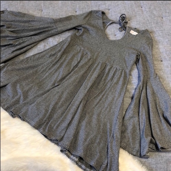 Altar'd State Dresses & Skirts - Altar’d state grey striped bell sleeve dress sz. S